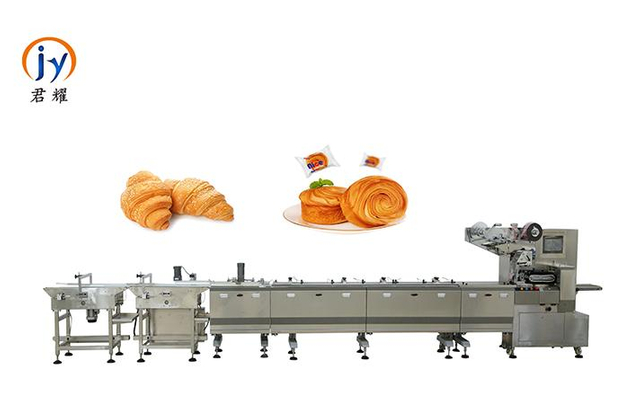 Automatic feeding double channel biscuits cookies pillow packing machine